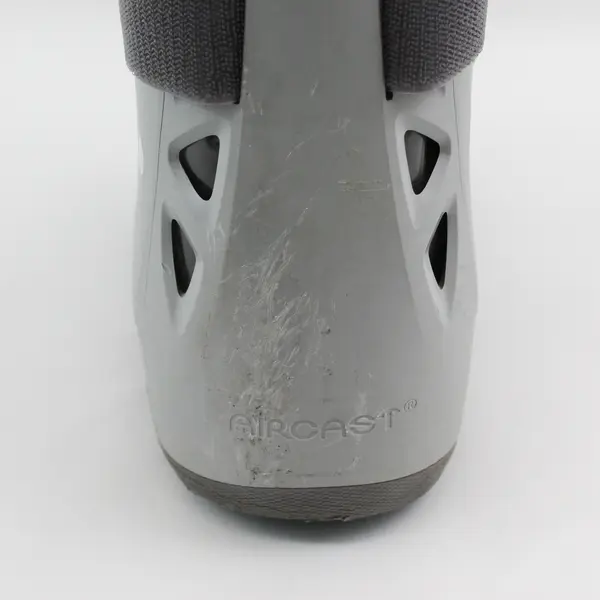 Aircast Softstrike Lightweight Walking Boot Brace Adult Size Medium