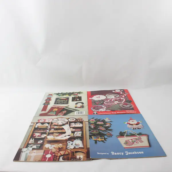 Lot 4 Vintage Christmas Needlecraft Booklets Cross Stitch Plastic Canvas
