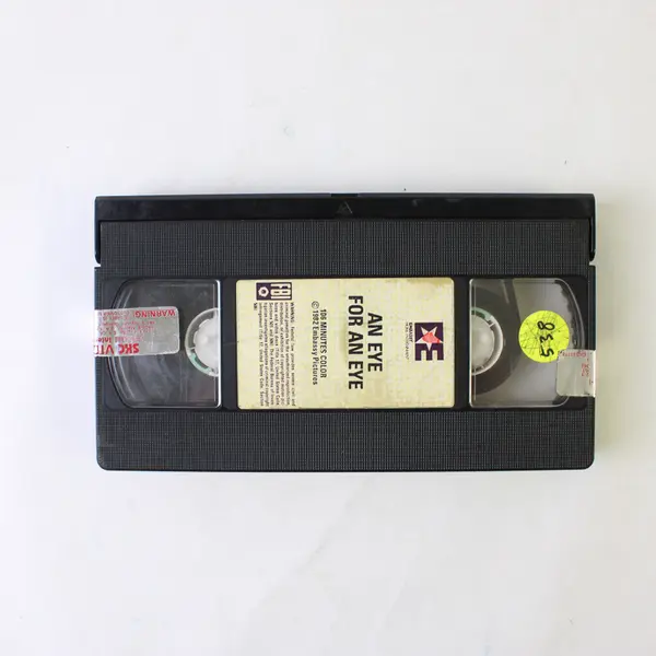 An Eye For An Eye (VHS, Steve Carver, 1981, Embassy Home Entertainment)