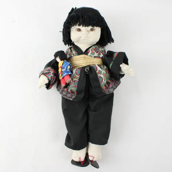 Vintage Asian Soft-Sculpted Fabric Dolls Collectible Pre-Owned