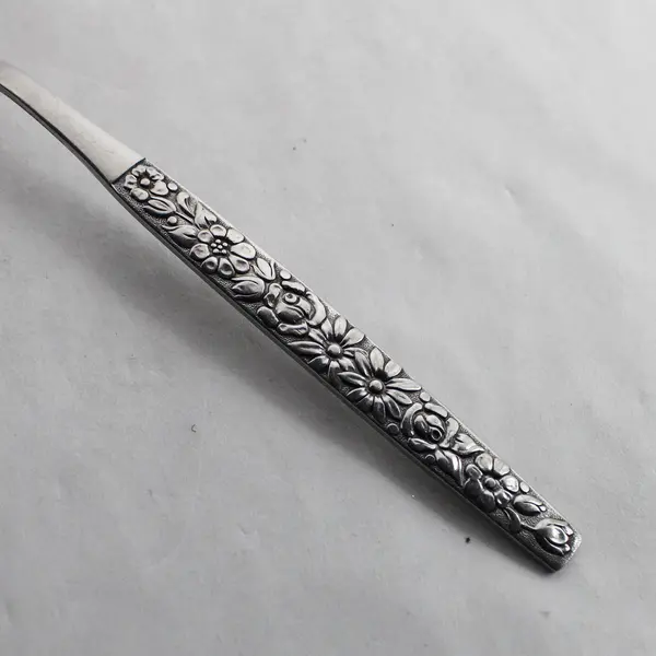 Lot of 4 Oneida Malibu Stainless Steel Dinner Spoon with Floral Handle Design