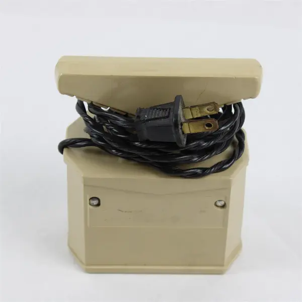 Realistic Magnetic Bulk Tape Eraser Cat 44-210 w/ Box - USA Vintage