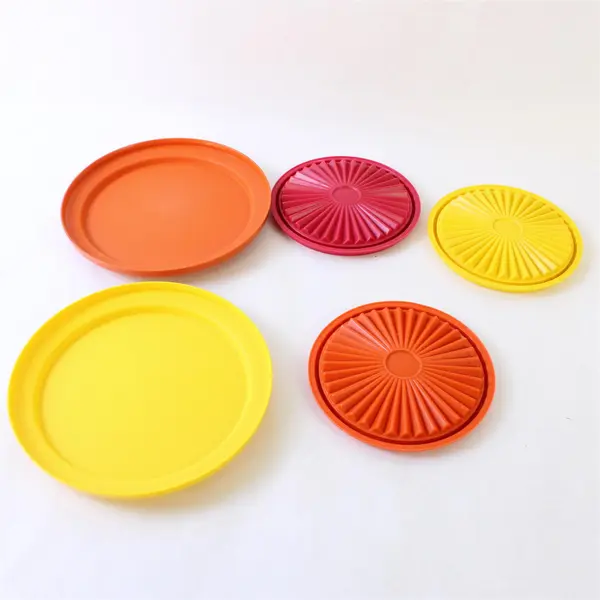 Lot of 5 Tupperware Replacement Lids Assorted Colors 1207-15 812-45
