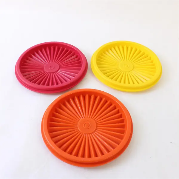 Lot of 5 Tupperware Replacement Lids Assorted Colors 1207-15 812-45