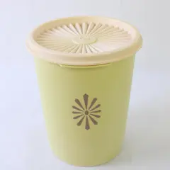 Vintage Tupperware 811-2 Container with Lid Collectible Kitchen Storage