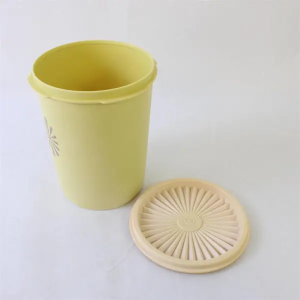 Vintage Tupperware 811-2 Container with Lid Collectible Kitchen Storage