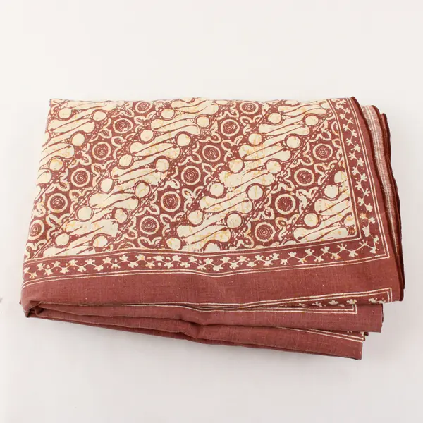 Unbranded White/Red Batik Wax Dye Rectangle Fabric Tablecloth 72" x 102"