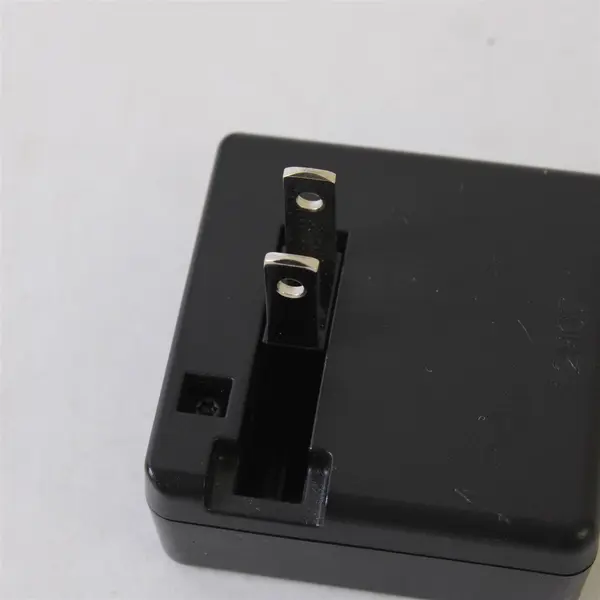 Nikon Genuine Model EH-69P AC Adapter Charger For Coolpix Output 5V-0.55A 