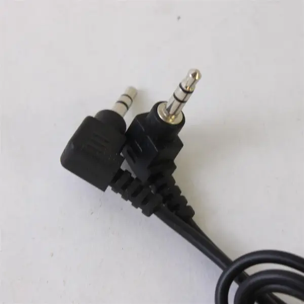 Hosa CMM-103RR 3 ft Right Angle 3.5mm TRS Stereo Interconnect Cable