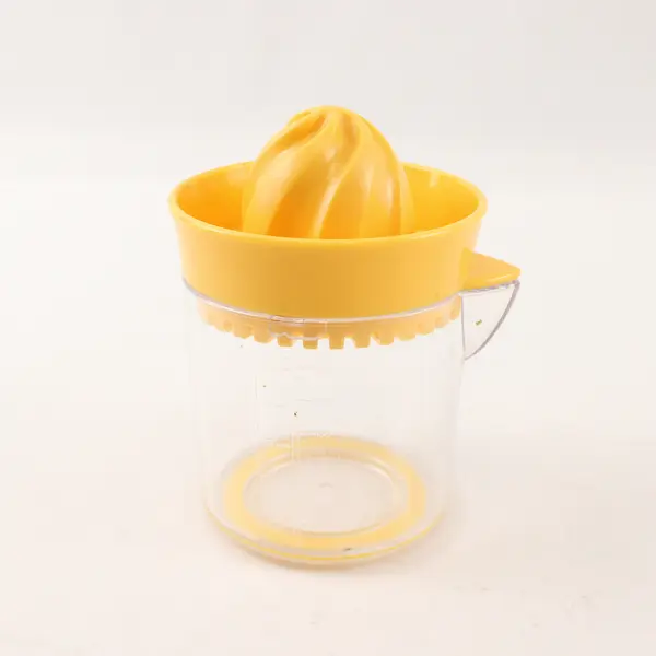 5oz Yellow Plastic Manual Fruit Juicer Compact Kitchen Tool