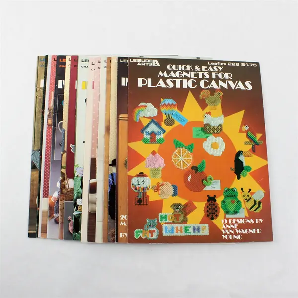 Lot of 15 Leisure Arts Craft Leaflets 1982-1989 Cross-Stitch on Plastic Canvas