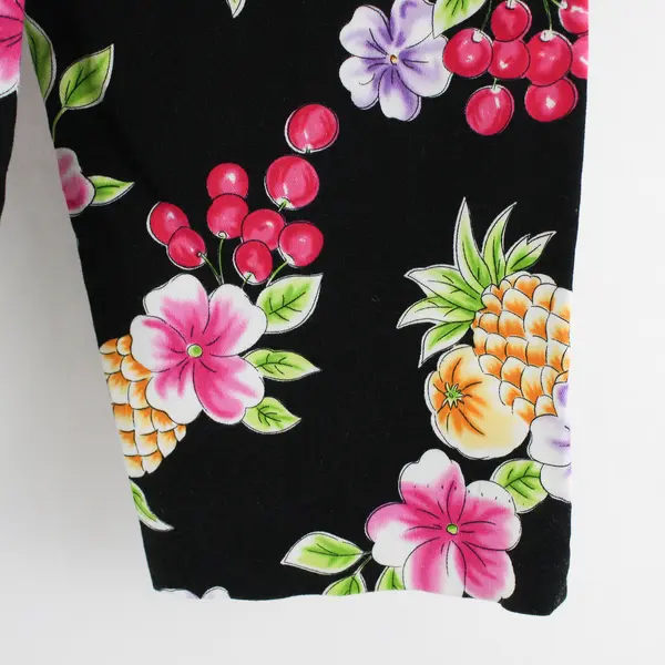 Briggs Petite Multicolor Floral Fruit Pattern Capri Pants Women's Size 2
