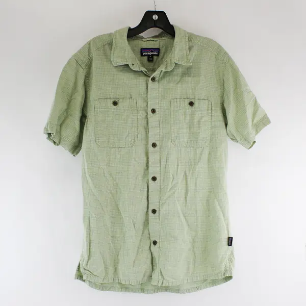 Patagonia Sage Green Short-Sleeved Button-Up Men's Medium
