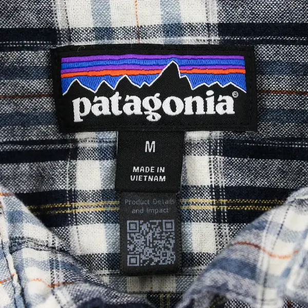 Patagonia Blue and Brown Short-Sleeved Button-Up Men's Medium
