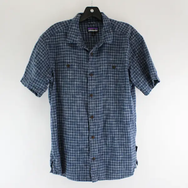 Patagonia Blue and White Plaid Short-Sleeved Button-Up Men's Medium