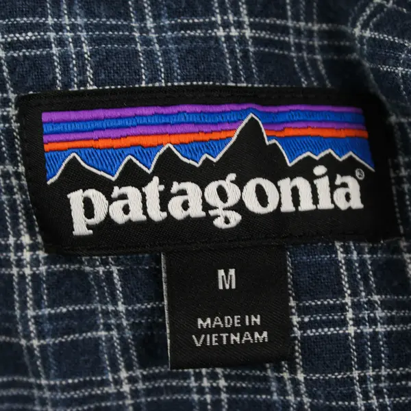 Patagonia Blue and White Plaid Short-Sleeved Button-Up Men's Medium