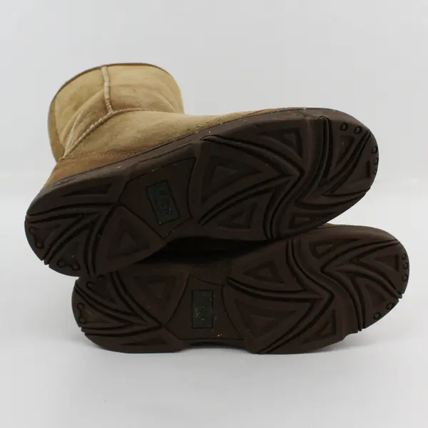 Maree by UGG Australia Ultimate Short 5275 Chestnut Suede Boots W11
