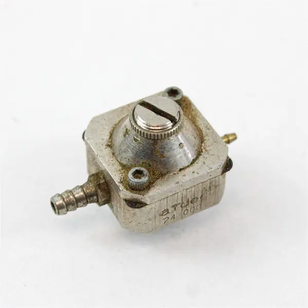 Partner 24090D Small Engine Carburetor Valve Used