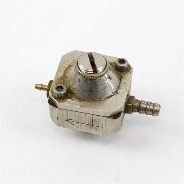 Partner 24090D Small Engine Carburetor Valve Used
