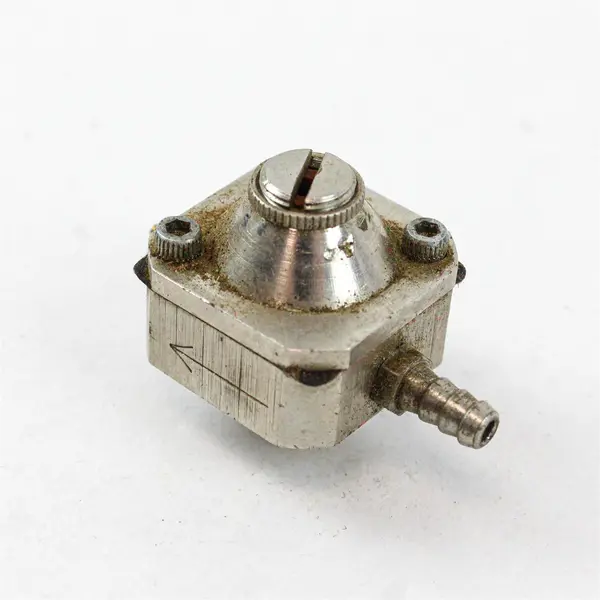Partner 24090D Small Engine Carburetor Valve Used