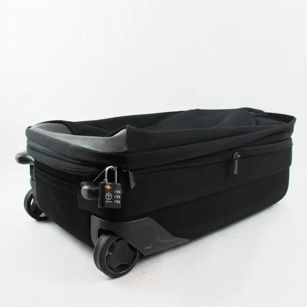 T-TECH by TUMI 67620D 20in Black Roller Carry-On Bag