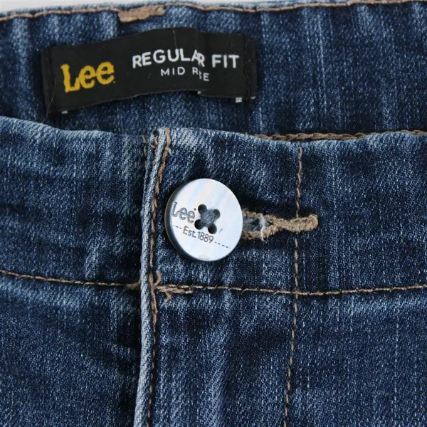 Lee Women's 12 (M) Medium Wash Regular Fit Mid-Rise Denim Bermuda Shorts