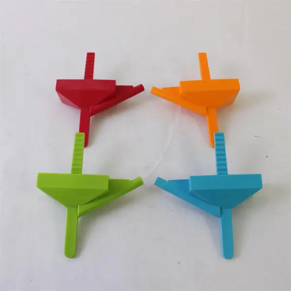 Sip-n-Pop Reusable Plastic Popsicle Mold Homemade Frozen Treat Maker