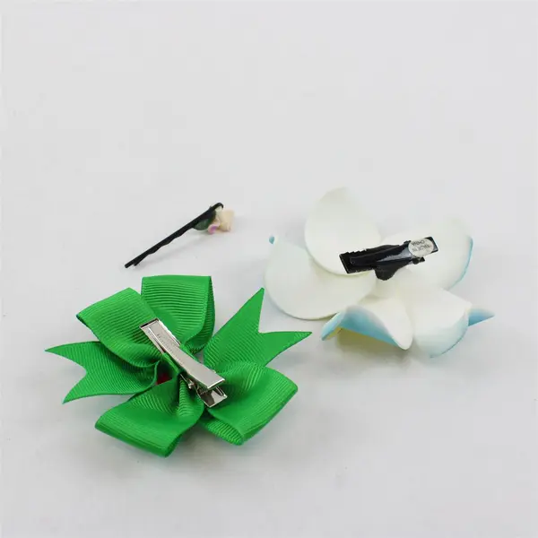Assorted Hair Clip Lot Snap Clips Flower Clips Pre-Owned