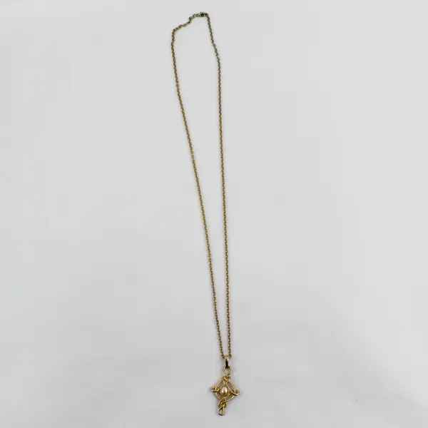 Casual Corner Gold Tone Celtic Knot Pendant Necklace With An Imitation Pearl 36"