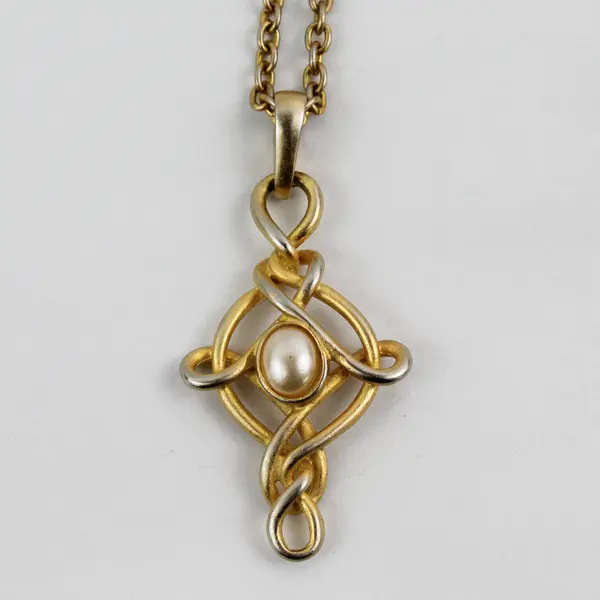 Casual Corner Gold Tone Celtic Knot Pendant Necklace With An Imitation Pearl 36"