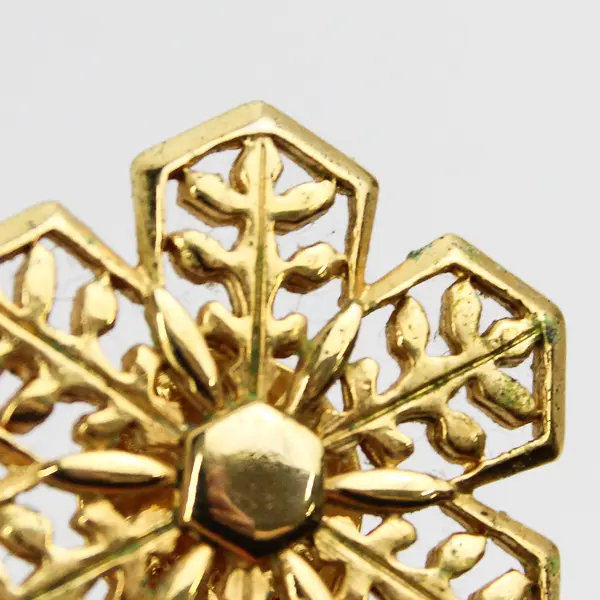 Vintage JJ Jonette Gold Tone Christmas Snowflake Hat Scarf Lapel Pin 