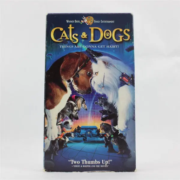 Cats & Dogs VHS, 2001, Slip Sleeve Warner Bros. Family Entertainment