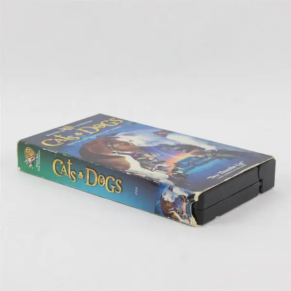Cats & Dogs VHS, 2001, Slip Sleeve Warner Bros. Family Entertainment