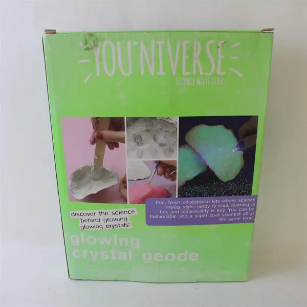 Horizon Group Youniverse Glowing Crystal Geode Kit