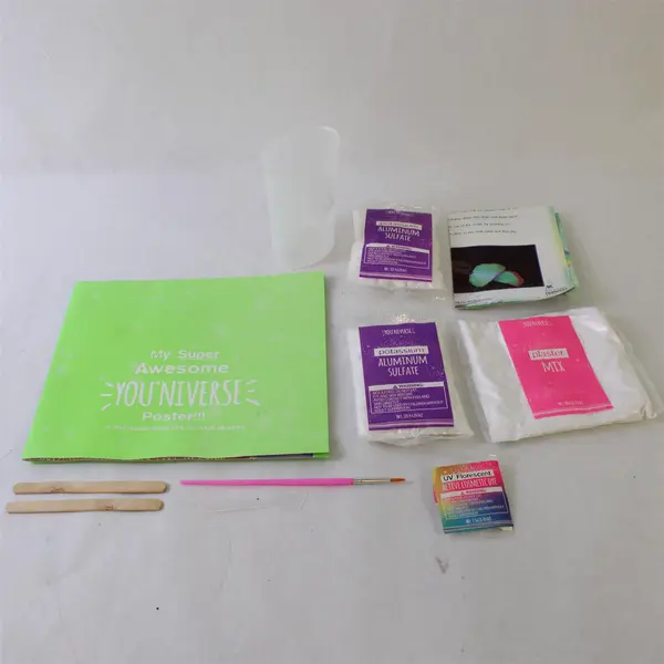 Horizon Group Youniverse Glowing Crystal Geode Kit