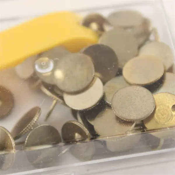 45 Gold Thumb Tacks 2 Tack Removers in Clear Plastic Box