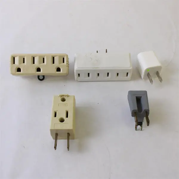 Lot of 5 Power Adapters Wall Outlet Adapters Apple A1385 Untested