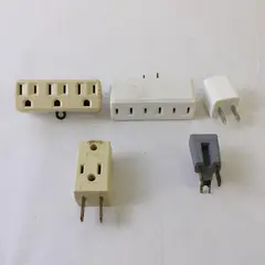 Lot of 5 Power Adapters Wall Outlet Adapters Apple A1385 Untested