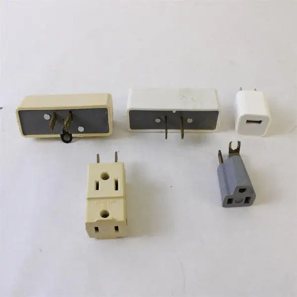 Lot of 5 Power Adapters Wall Outlet Adapters Apple A1385 Untested