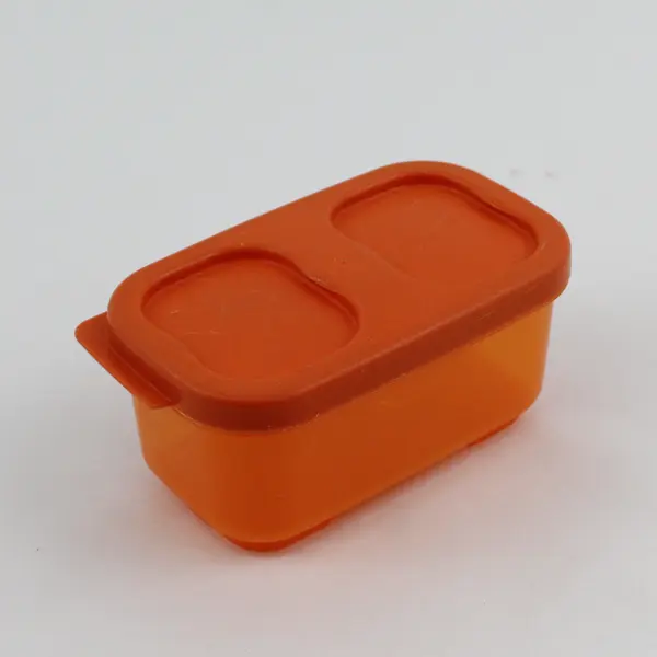 Rubbermaid 1.2 Cups Orange Plastic Food Storage Container