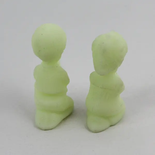 VTG Fenton Yellow Satin Uranium Glass  Praying Boy And Girl Figures