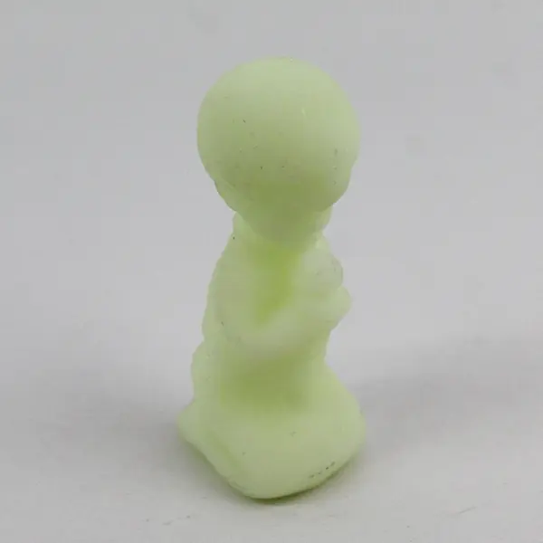 VTG Fenton Yellow Satin Uranium Glass  Praying Boy And Girl Figures
