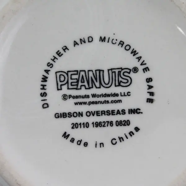 Gibson Overseas Peanuts Snoopy Merry Christmas Coffee Mug