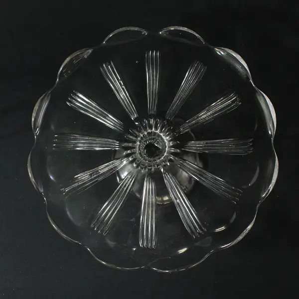 Clear Glass Pedestal Cake Stand Scalloped Rim Ribbed Pattern 9.5"
