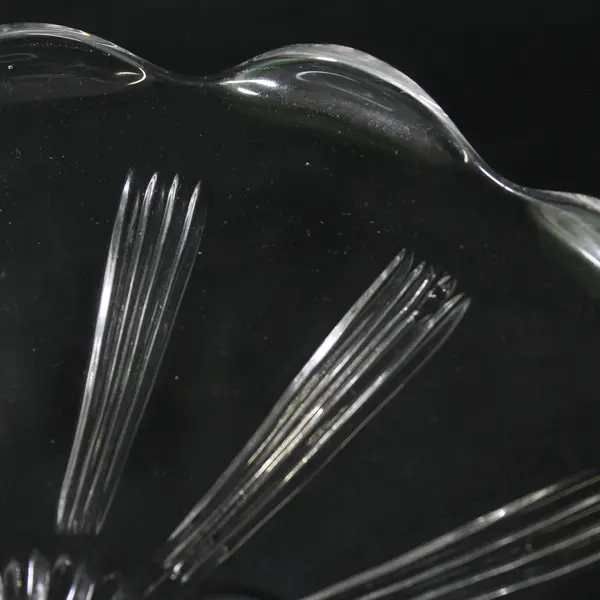 Clear Glass Pedestal Cake Stand Scalloped Rim Ribbed Pattern 9.5"