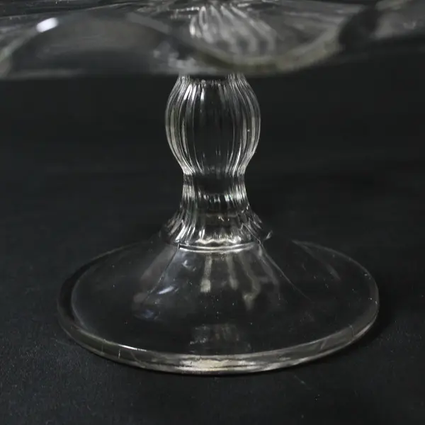 Clear Glass Pedestal Cake Stand Scalloped Rim Ribbed Pattern 9.5"