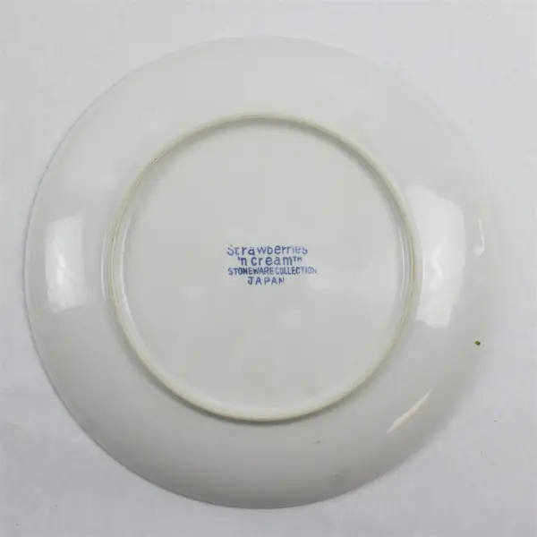 Vintage Strawberries 'n Cream Stoneware Dinner Plates Set of 5 9.5in