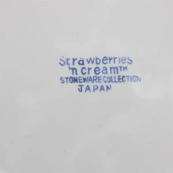 Vintage Strawberries 'n Cream Stoneware Dinner Plates Set of 5 9.5in