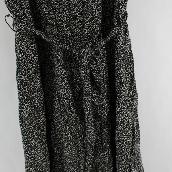 Lauren Conrad Black & White Floral Pattern Knee-Length A-Line Dress Women's Med