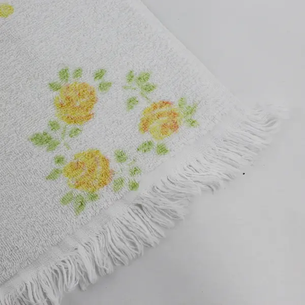 Vintage Cannon Yellow Rose Pattern White Bath Towel 25" x 40"